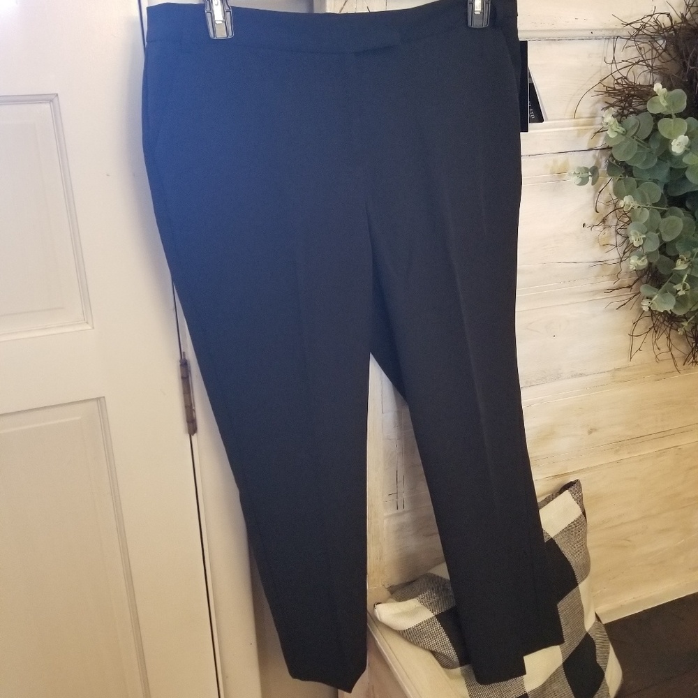 NWT Soho Apparel  Ankle Length Pants (J17)